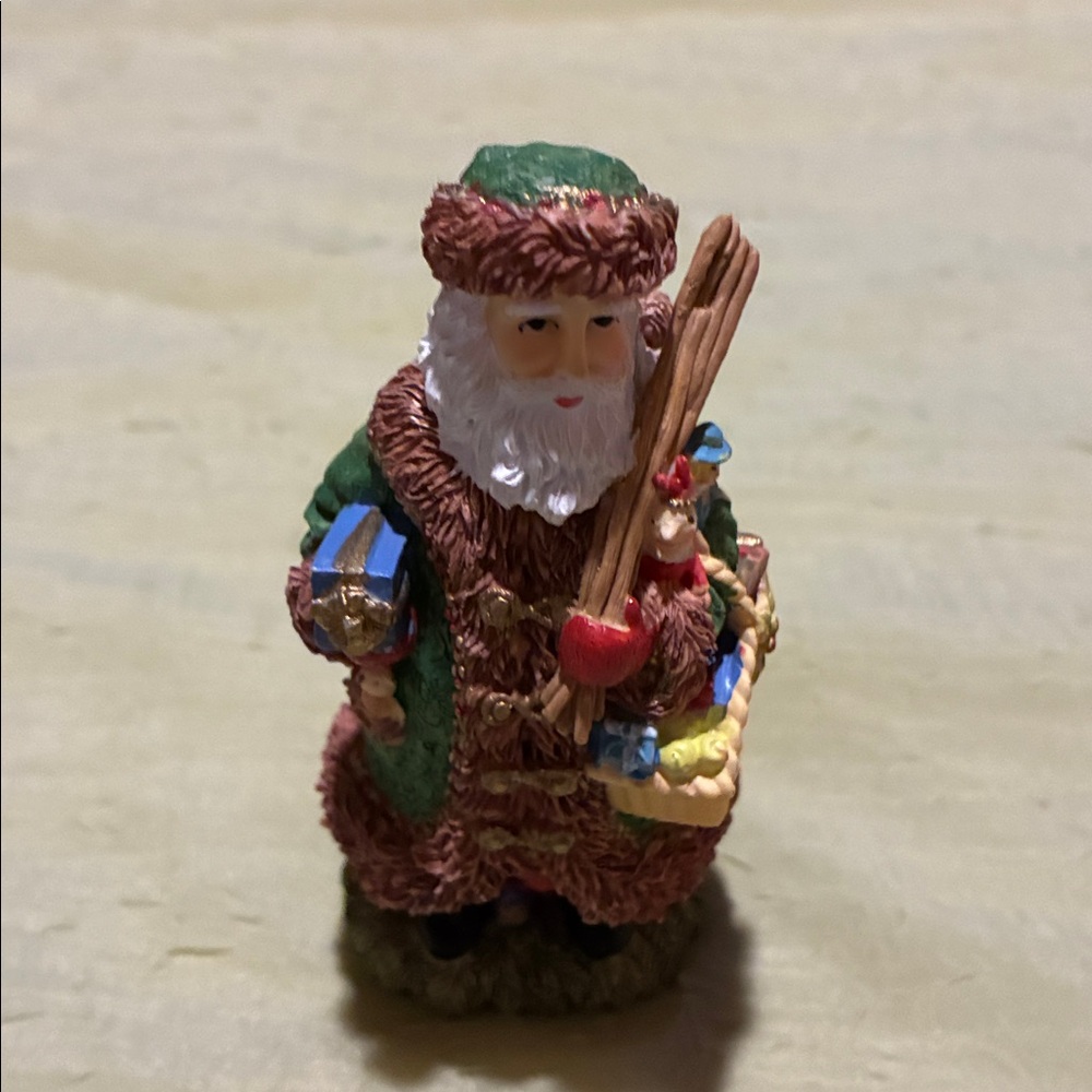 The international Santa Claus Collection -Belgium Santa Claus Figurine